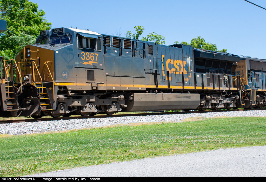 CSX 3367 trails on E301